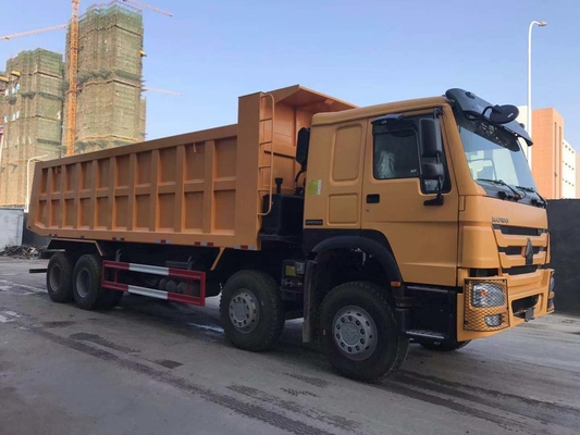 351-450 pk HOWO 8X4 Heavy Duty Dumper met 12 wielen en 300L Tanker
