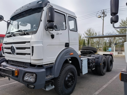 Tanker met brandstof van aluminiumlegering van 400L 6X4 Beiben-tractor Truckhead met motorcapaciteit&gt; 8L