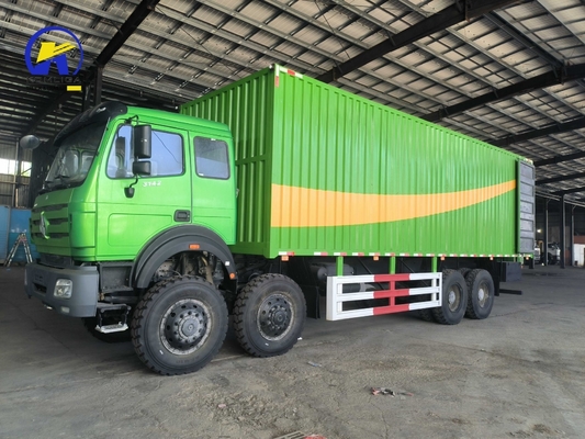 Beiben Benz 8X8 Diesel Heavy Duty Van Cargo Truck met uitgebreide cabine 300L Tanker