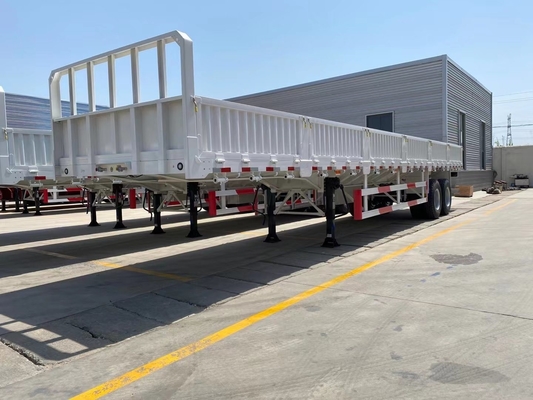 Semi-trailer met een zijwand van 40 ft met 3 assen en met een ophangsysteem van het type kruisarm