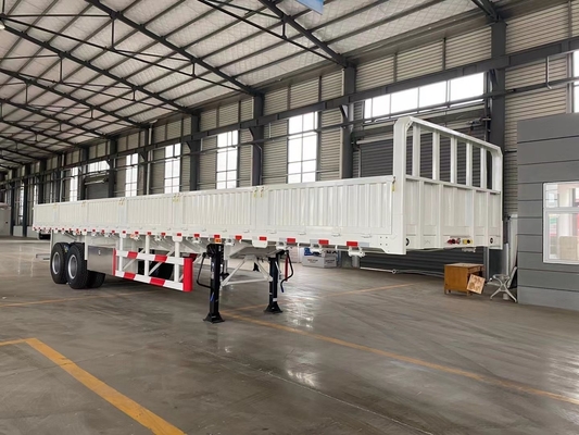 Semi-trailer met een zijwand van 40 ft met 3 assen en met een ophangsysteem van het type kruisarm