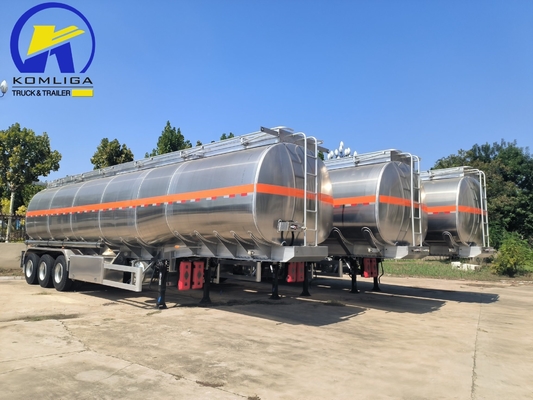3 As Sinotruk 45000 liter Feul Tank Semi-trailer voor lichte efficiëntie en prestaties
