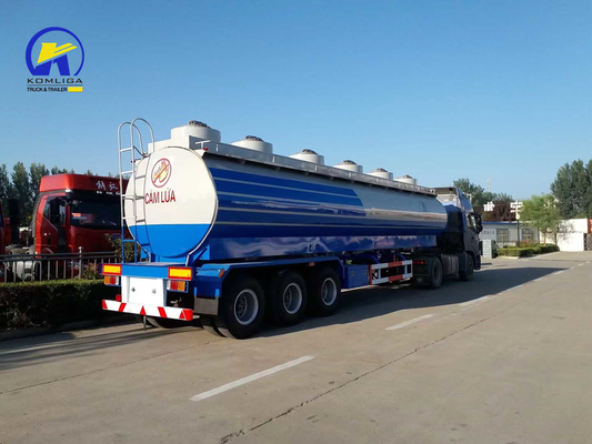 Op maat gemaakte aanvraag Wit en blauw brandstoftank Semi-trailer met loopvlak van 1820 mm