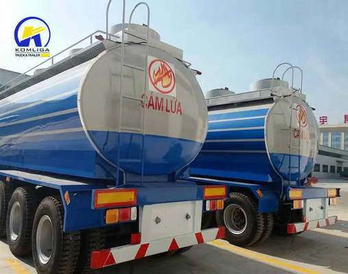 Op maat gemaakte aanvraag Wit en blauw brandstoftank Semi-trailer met loopvlak van 1820 mm