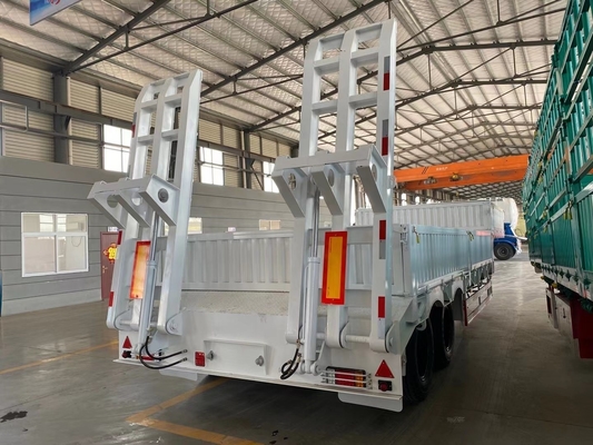 Transport van cementzakken gemakkelijker gemaakt met een halve aanhangwagen en ABS-remsystemen
