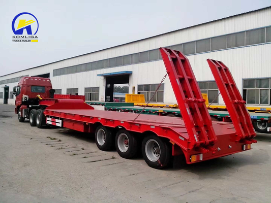 Sinotruk HOWO 3-assige 60t half lage trailer met oprit 7000-8000 mm wielbasis platbed