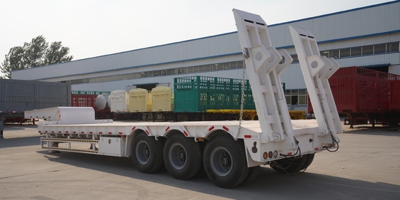 Vervoer van laagbedmachines Vlakbedcontainer aanhangwagen 3 as 4 as laagbedtruck