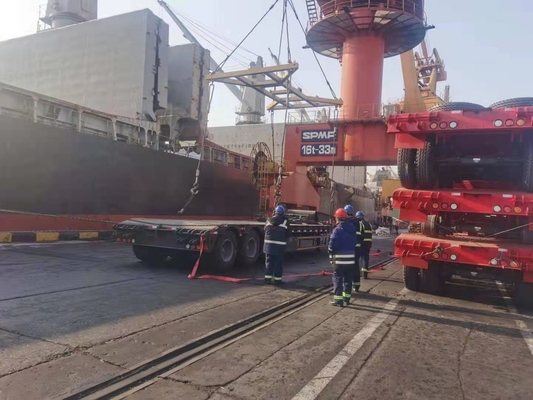 Ganshals Zwaar werk 3 assen 50 ton 60 ton Containertractor laagbed aanhangwagen met materialen