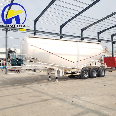 Boxtractor-half-aanhanger met technische onderdelen en standaard veiligheidsbeveiliging