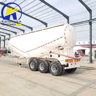 Boxtractor-half-aanhanger met technische onderdelen en standaard veiligheidsbeveiliging