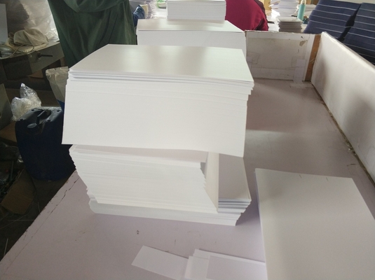 PVC-plaat en beklede filmoverlay Het essentiële onderdeel voor succesvol inkjetprinten