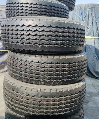 Onderdelen voor vrachtwagens banden/wielen/banden motor en meer 1000*2500*1000mm Afrika's keuze