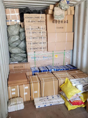 Onderdelen voor vrachtwagens banden/wielen/banden motor en meer 1000*2500*1000mm Afrika's keuze