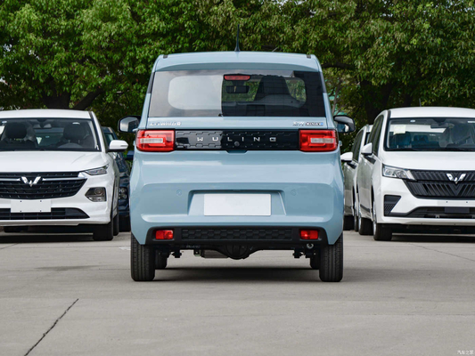 Mini elektrische auto 4 zitplaatsen Wuling Mini auto met 10 uur langzame laadtijd en 20 kW vermogen